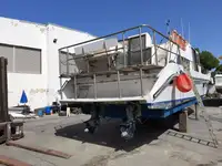 قارب طاقم للبيع