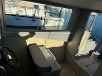 قوارب العمل للبيع