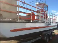 قوارب العمل للبيع