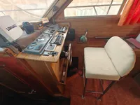 قوارب العمل للبيع
