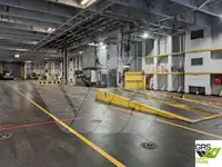 سفينة نقل بضائع بالمركبات (Ro-Ro) للبيع