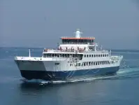 سفينة العبارة للبيع
