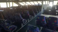 قارب مزدوج الهيكل للبيع