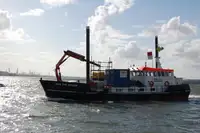 زوارق العمل للبيع