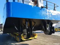 قوارب العمل للبيع