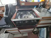 قارب نجاة للبيع