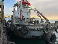 قوارب العمل للبيع