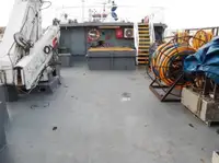 قوارب العمل للبيع