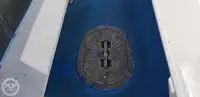 قارب مزدوج الهيكل للبيع