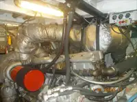 قارب طاقم للبيع