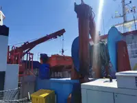 سفينة إمداد للبيع