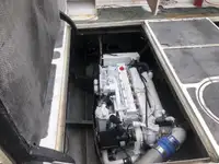 قوارب العمل للبيع