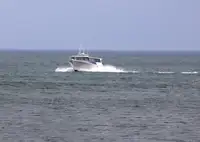قوارب العمل للبيع