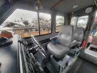 قوارب العمل للبيع