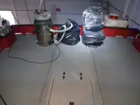 قوارب العمل للبيع