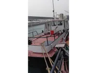 قوارب العمل للبيع