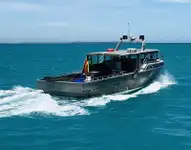 قوارب العمل للبيع