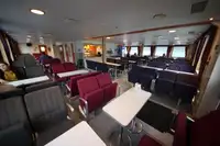 سفينة نقل بضائع بالمركبات (Ro-Ro) للبيع