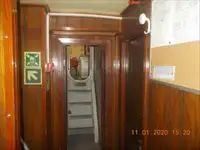 قارب طاقم للبيع