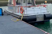 قارب طاقم للبيع