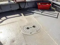 قوارب العمل للبيع