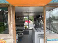 قارب مزدوج الهيكل للبيع