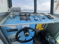 قوارب العمل للبيع