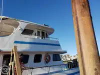 سفينة عبّارة للبيع
