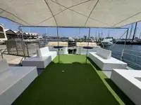 سفينة سياحية للبيع