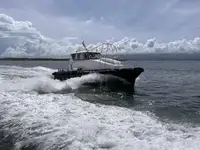 قارب إرشادي للبيع