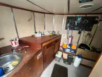 قوارب العمل للبيع