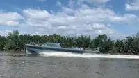 قارب طاقم للبيع
