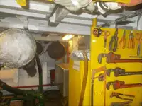 قارب طاقم للبيع