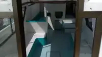 قارب طاقم للبيع