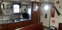 زورق دورية للبيع