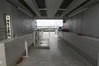 قارب مزدوج الهيكل للبيع