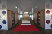 سفينة سياحية للبيع