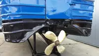 قوارب العمل للبيع