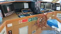 قارب مزدوج الهيكل للبيع