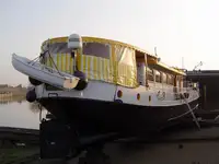 سفينة سياحية للبيع