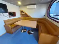 قوارب العمل للبيع