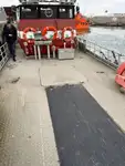 قوارب العمل للبيع