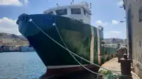 قوارب العمل للبيع