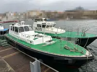 قارب طيار للبيع
