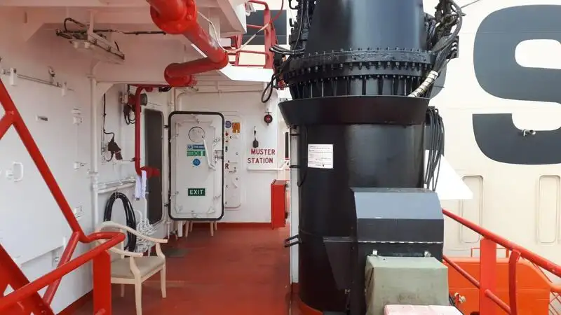 سفينة سحب للبيع