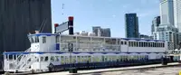سفينة عبّارة للبيع