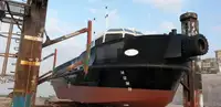 قوارب العمل للبيع