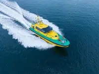 زورق السحب للبيع