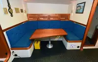 قارب طاقم للبيع