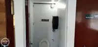 قارب مزدوج الهيكل للبيع